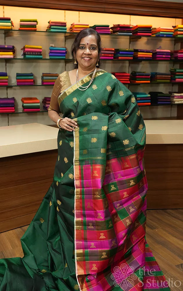 Green lotus butta kanchi silk saree with paalum pazhamum checked pallu and blouse
