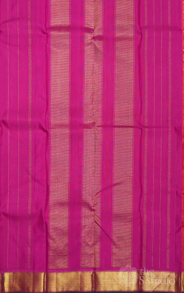 Peach kanchi silk saree with hand painting along the zari border