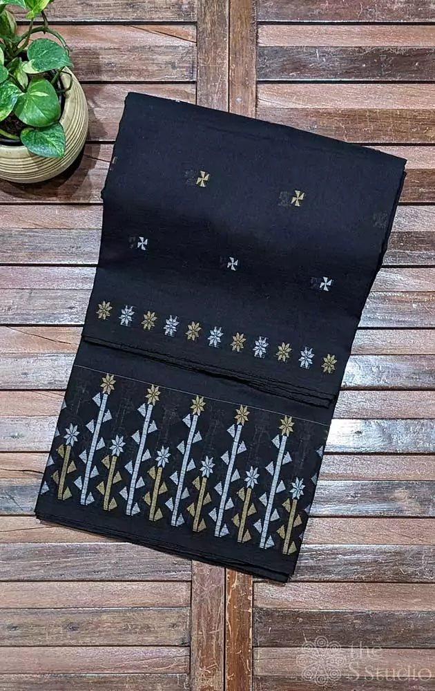 Black bengal cotton saree with long and small border