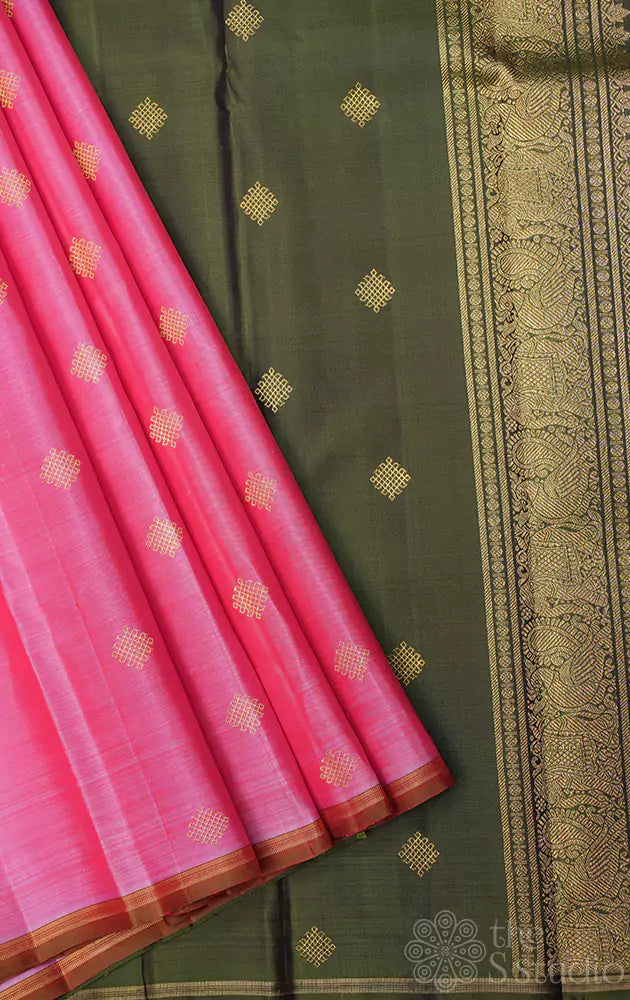 Light pink borderless kanchipuram silk saree with green pallu