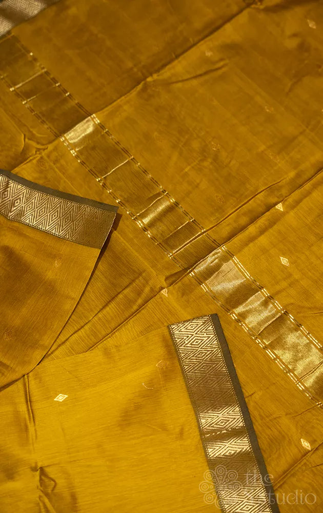 Methi green maheshwari silk cotton saree with zari border