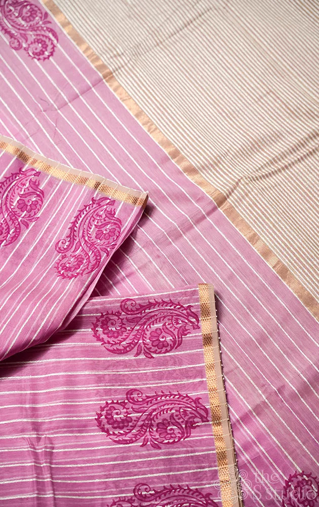 Dark pink maheshwari silk cotton saree with block printing on border