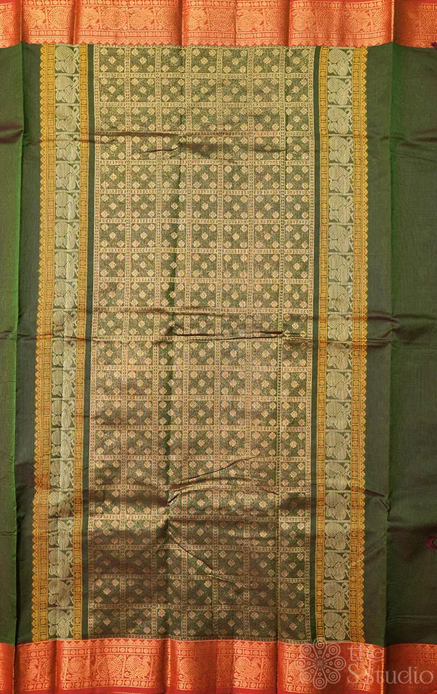 Green handloom kanchi cotton saree with zari border