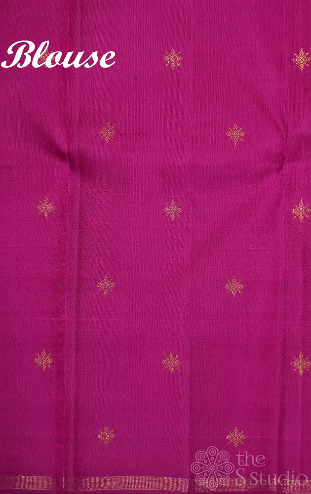 Peach plain kanchi silk saree with contrast pallu