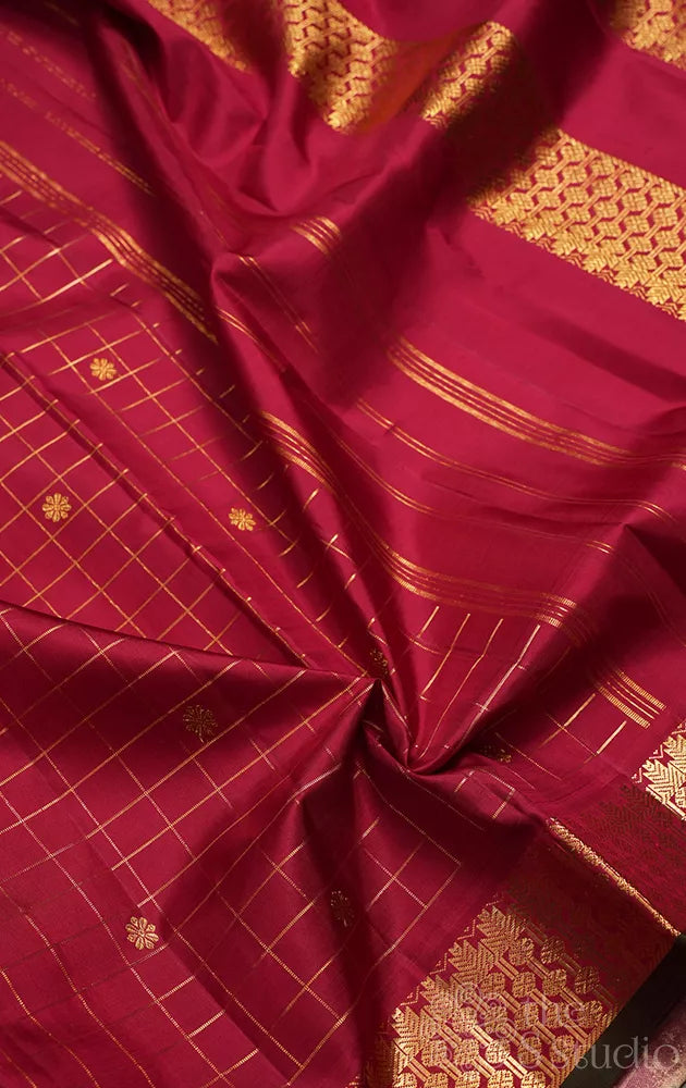 Maroon zari checked madisar kanchipuram silk saree with zari border