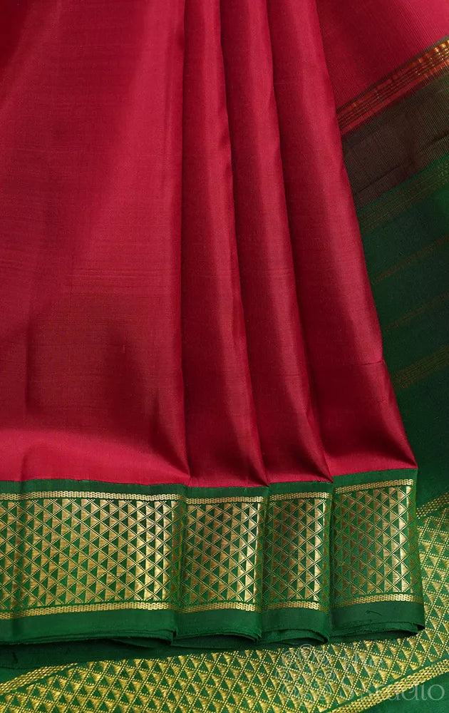 Red ten yards kanchipuram silk saree with korvai green border