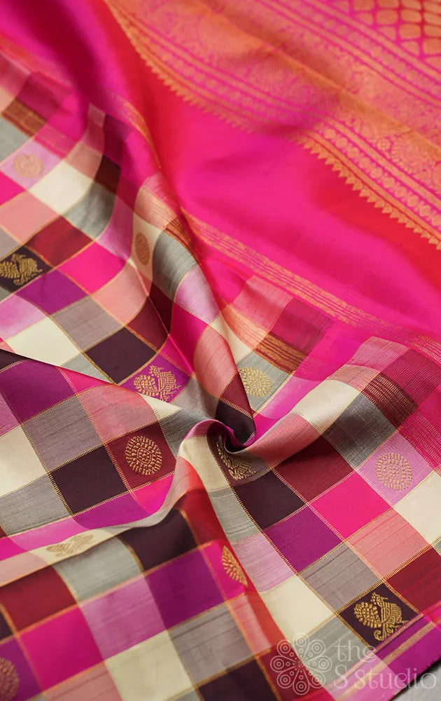 Cream, ranipink and brown zari checked kanchi silk saree with ranipink pallu