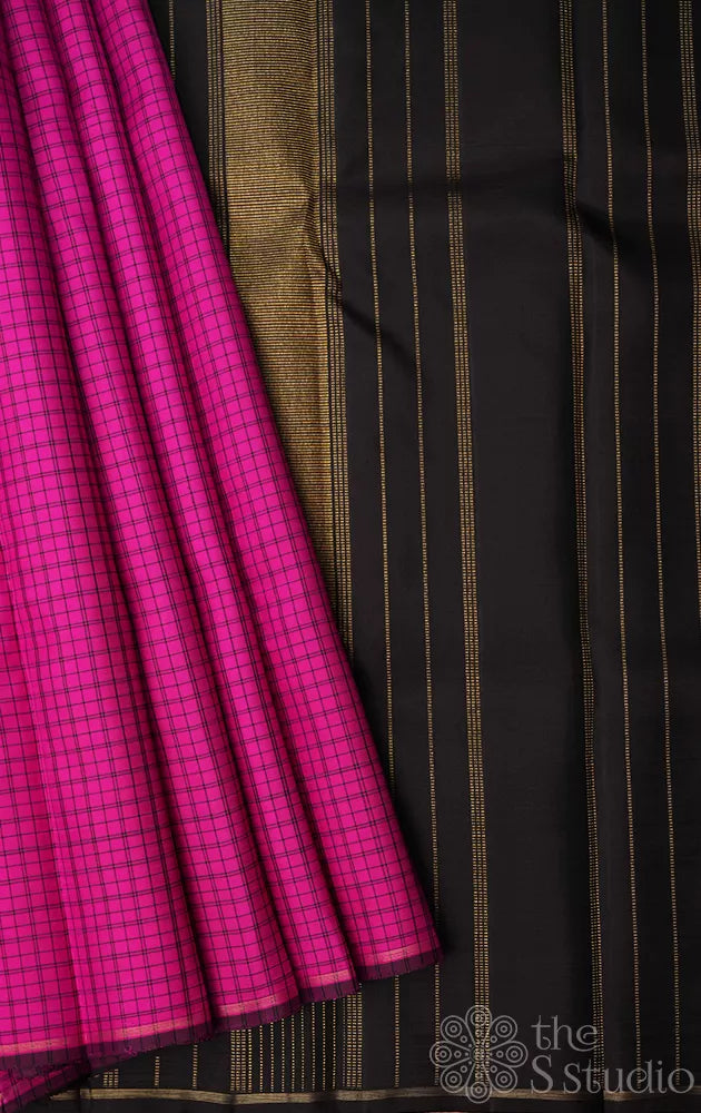 Rose checked borderless kanchipuram silk saree with seer mundhi pallu