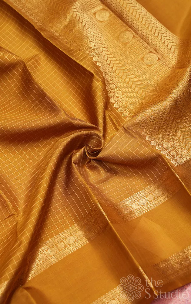 Methi green zari checked kanjeevaram silk saree with rettaipet border