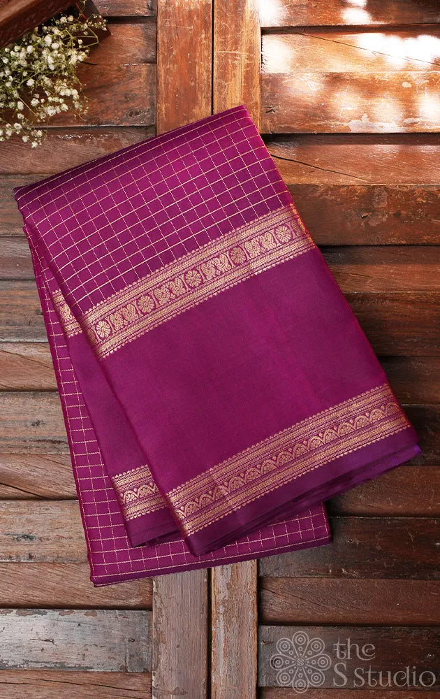 Magenta zari checked kanchipuram silk saree with rettaipet border