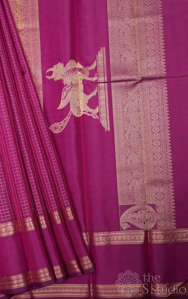 Magenta zari checked kanchipuram silk saree with rettaipet border