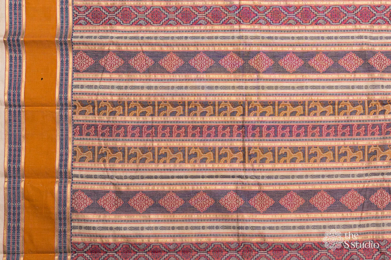 Classic Off White Kanchi Cotton Saree With Threadworked Contrast Border