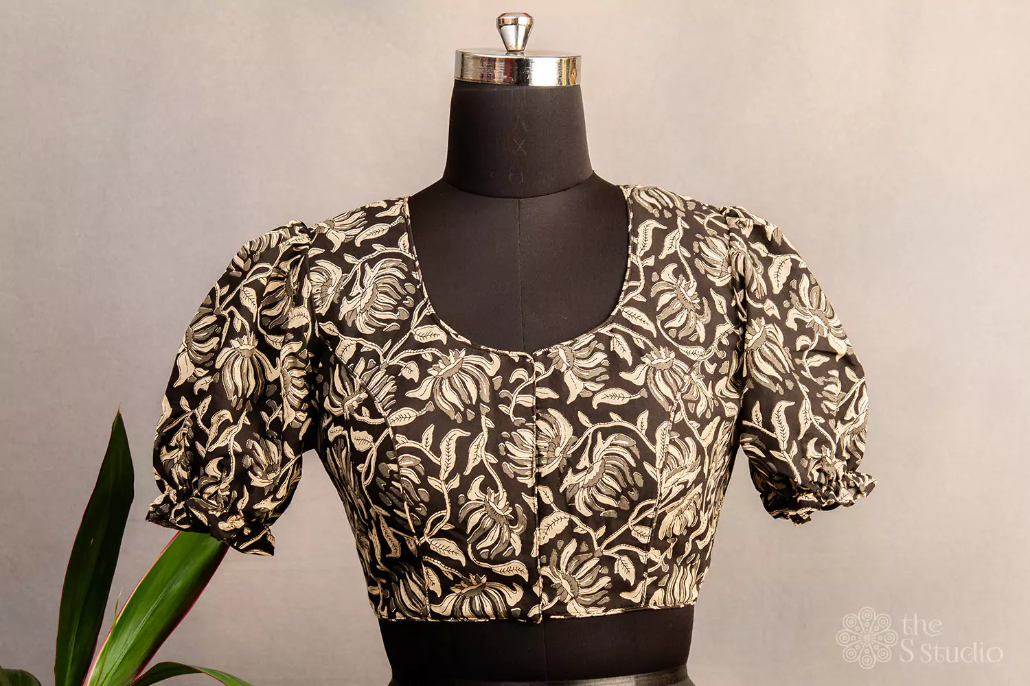 Black printed cotton  blouse with neck pattern