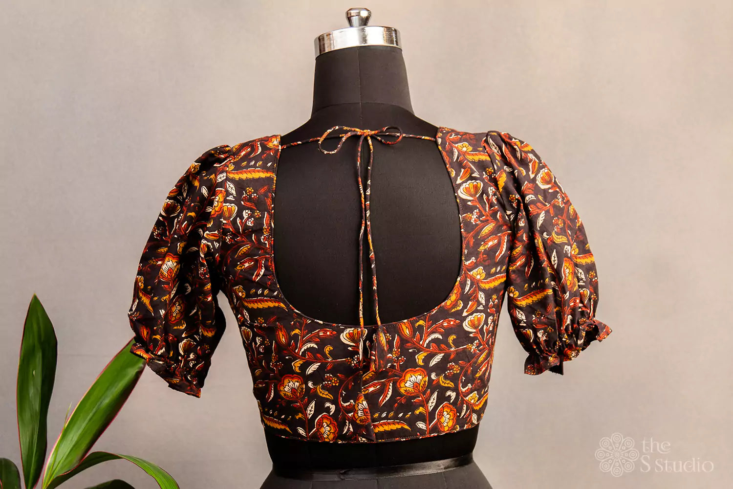 Brown printed cotton  blouse with neck pattern