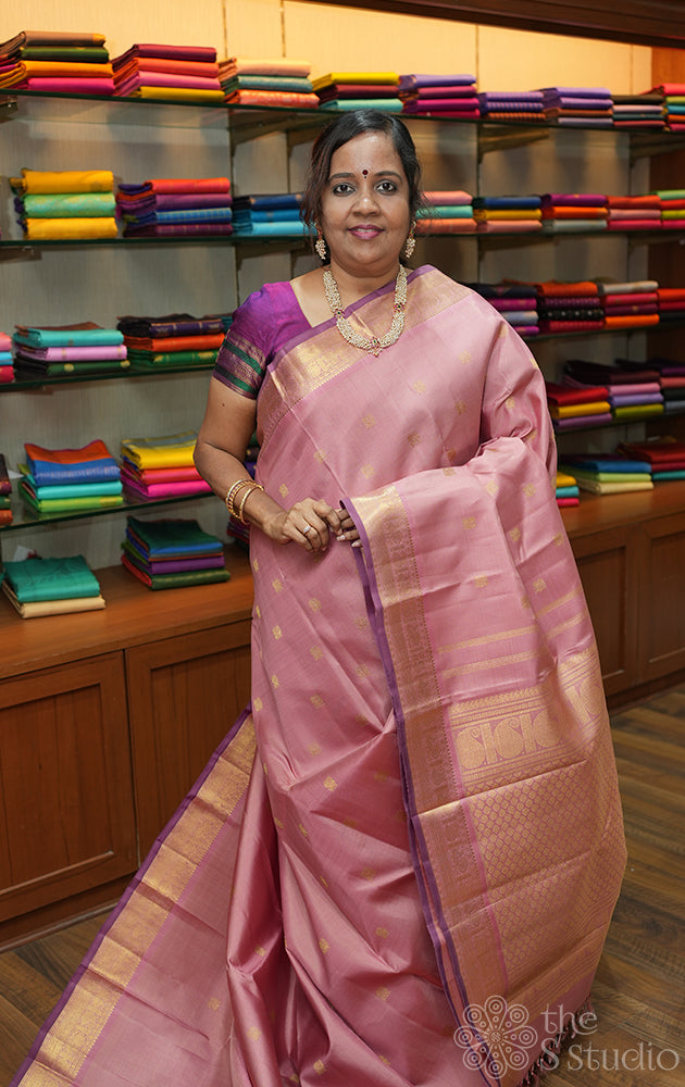 Onion pink vaira oosi kanchi silk saree with violet selvedge