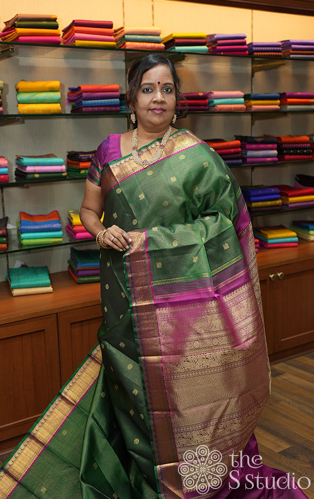 Leaf green colour  vaira oosi kanchipuram  silk saree with rani pink border