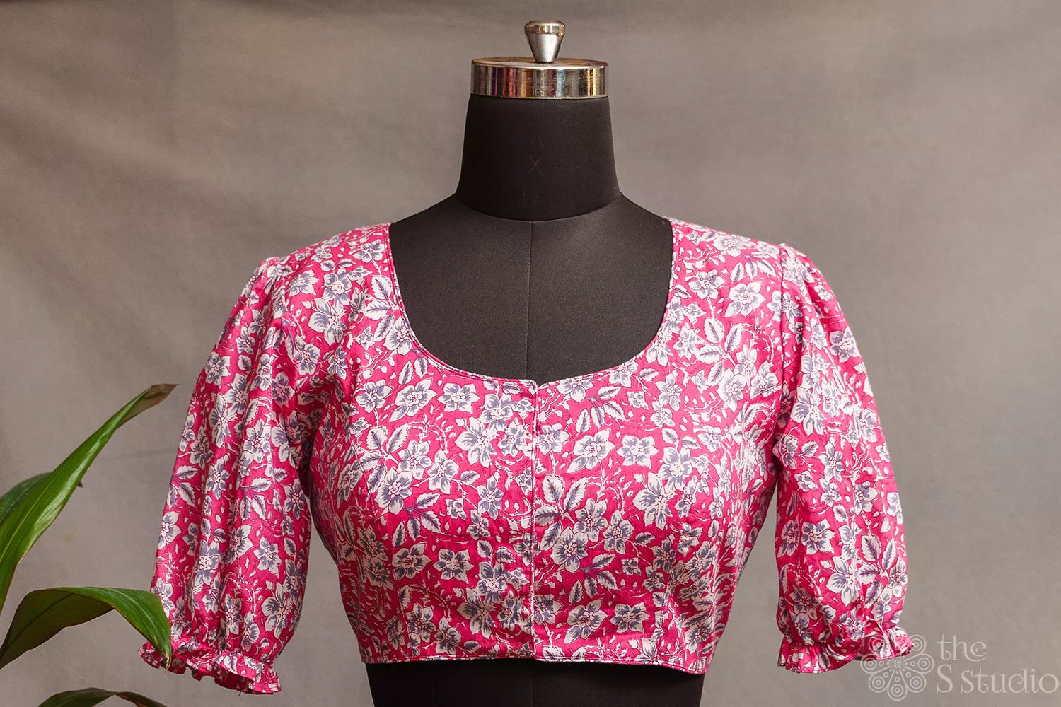 Pink floral printed cotton readymade blouse with puff sleeve