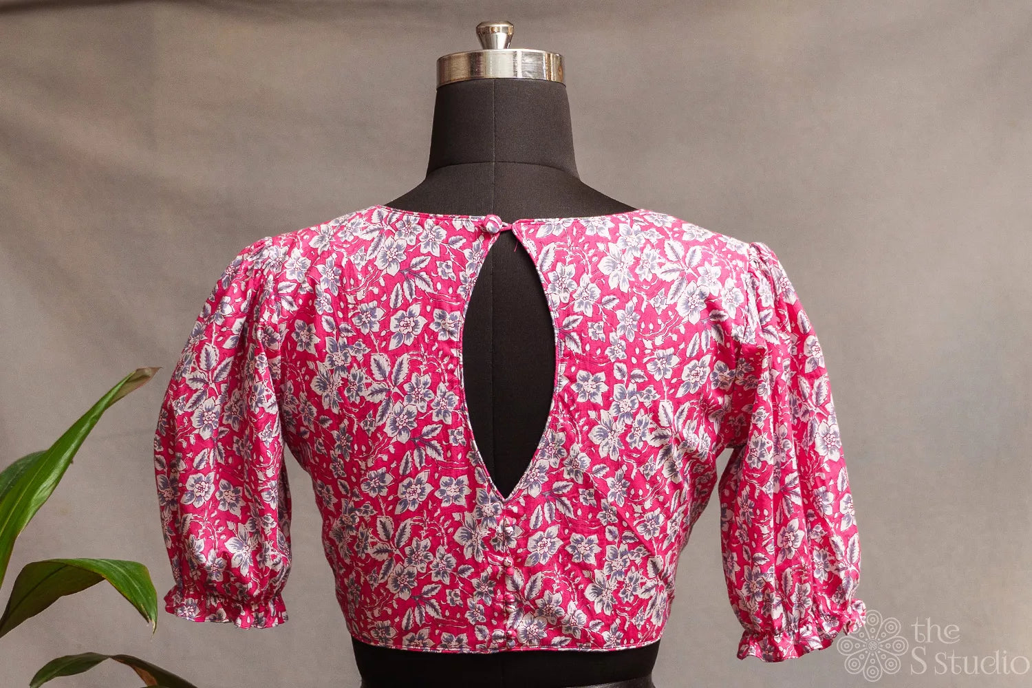Pink floral printed cotton readymade blouse with puff sleeve