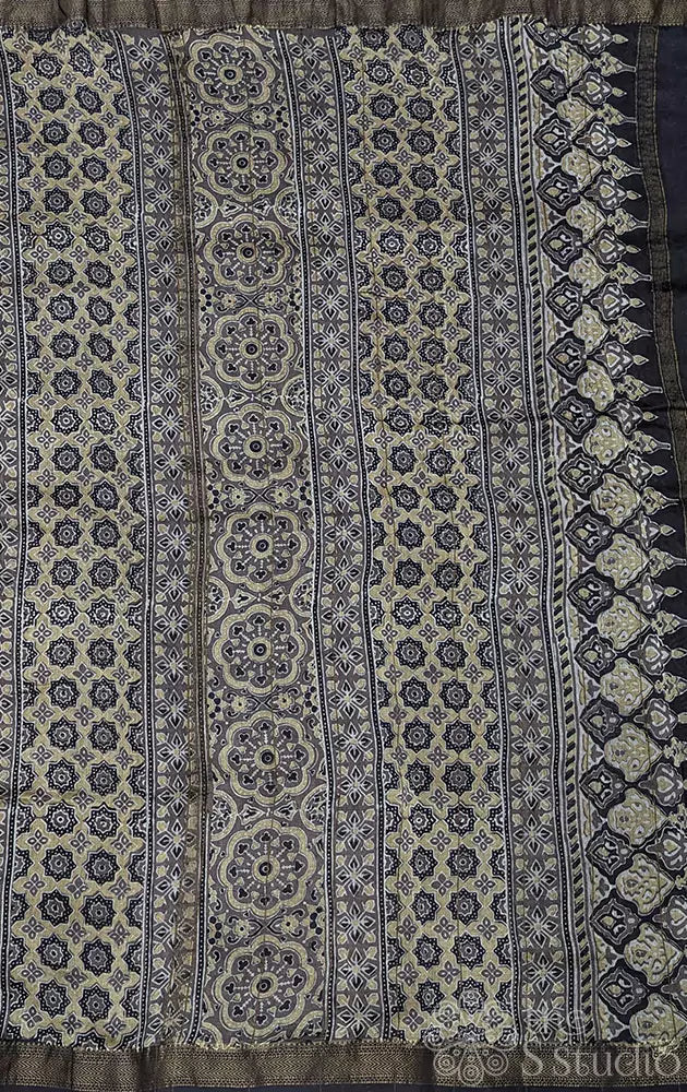 Brown maheshwari cotton silk saree with black border