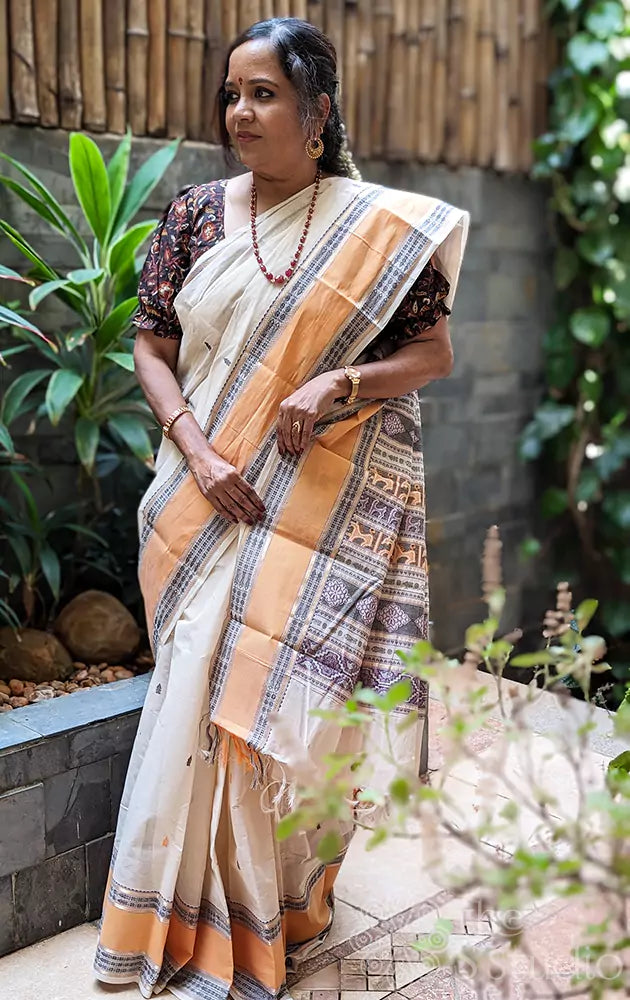 Classic Off White Kanchi Cotton Saree With Threadworked Contrast Border