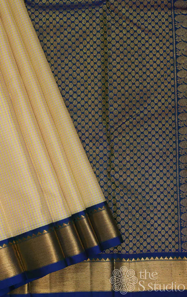 Off white kasa kasa kattam kanchipuram silk saree with korvai blue border