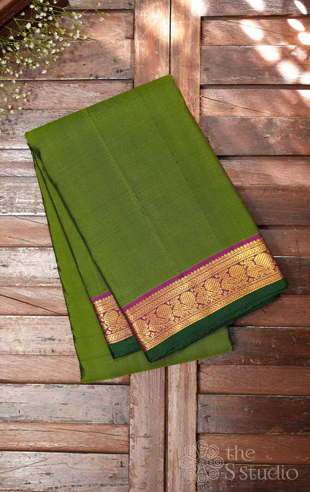 Chutney green kanchi silk saree with small border