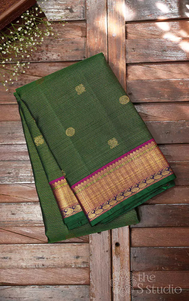 Leaf green colour  vaira oosi kanchipuram  silk saree with rani pink border