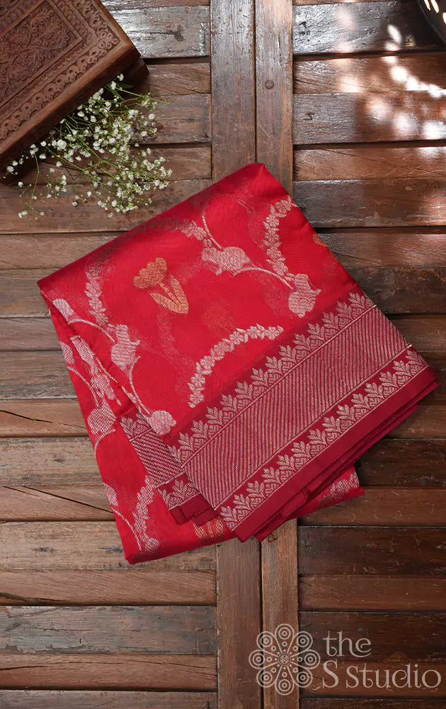 Red handwoven chanderi silk cotton saree with silver zari border