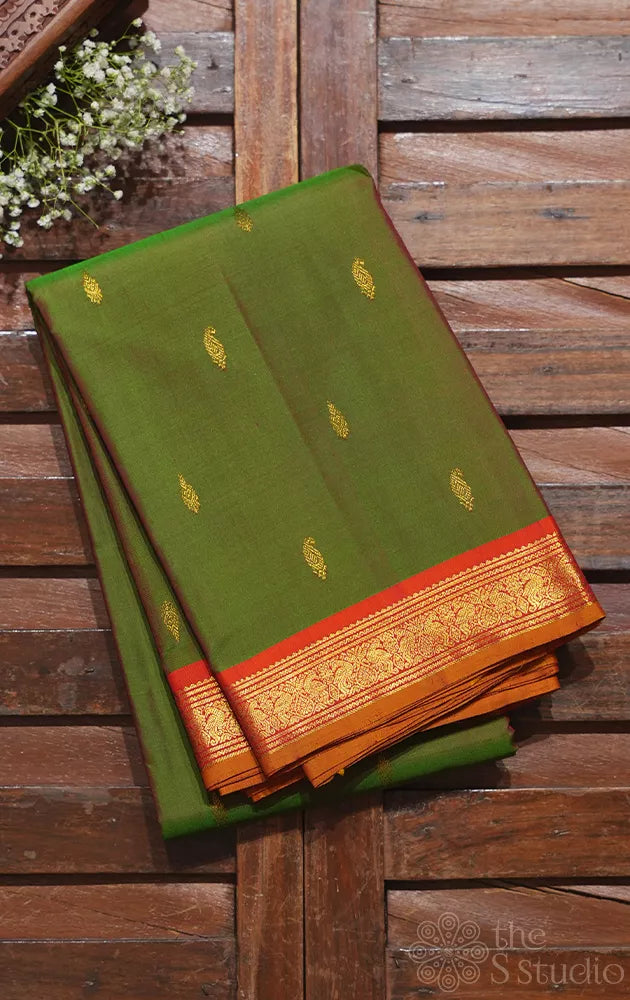 Mehandi green kanjivaram silk saree with small border