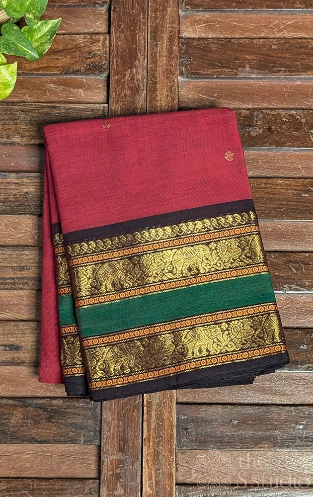 Red kanchi cotton saree with rettaipet zari border