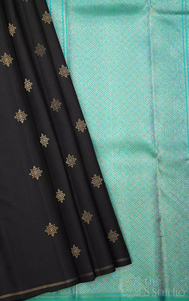 Black kanchipuram silk saree wiith bluish green pallu (Pre-order available)