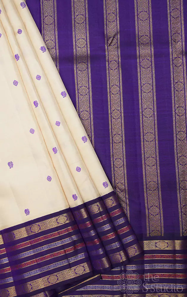 Beige kanchipuram silk saree with korvai border