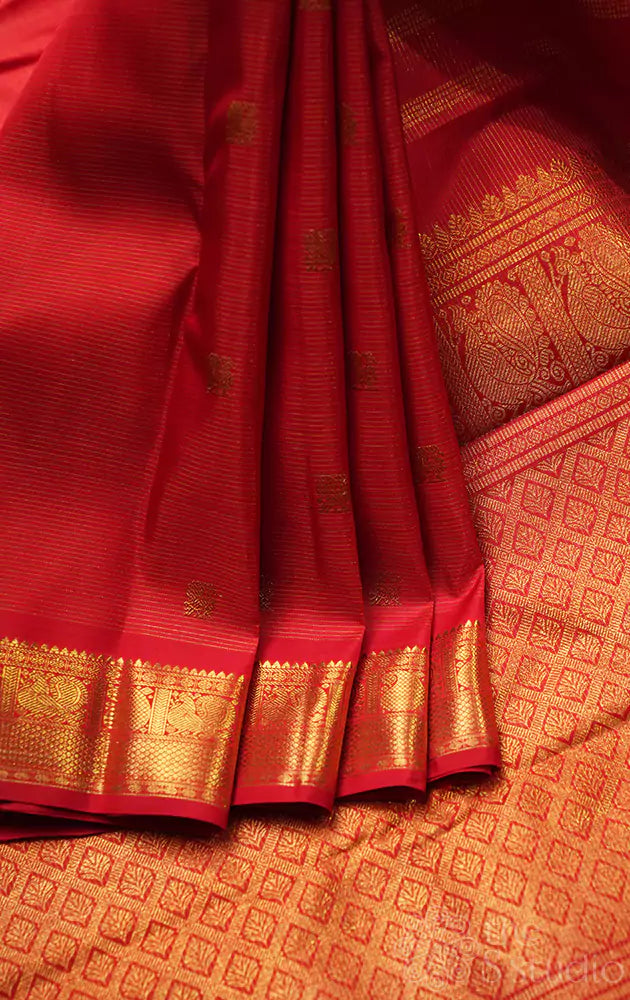 Red vairaoosi  kanjivaram silk saree with annam border