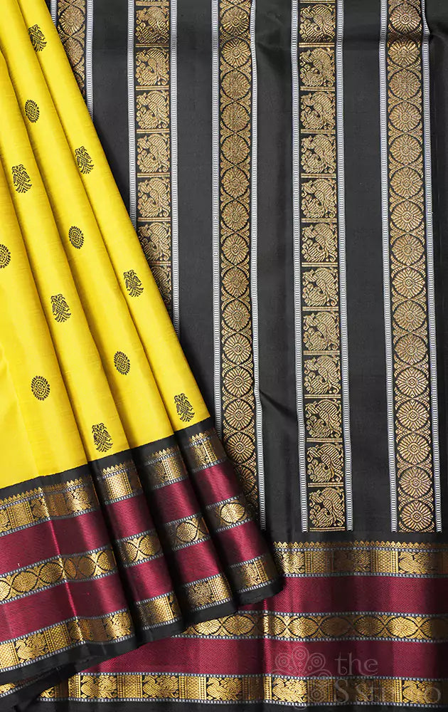 Sampanga green kanjivaram saree with black and maroon border