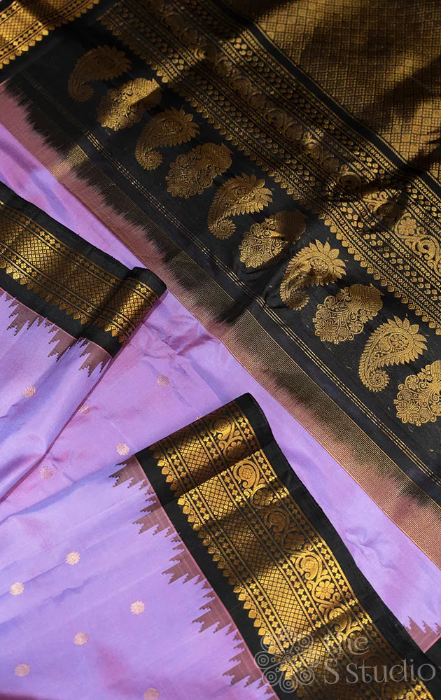 Lavendar gadwal silk saree with black kuttu border