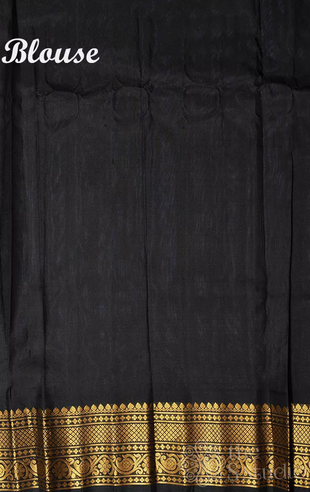 Lavendar gadwal silk saree with black kuttu border