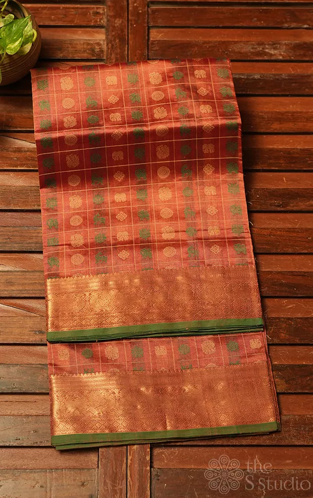 Mauve pink aayiram butta silk cotton saree with green selvedge
