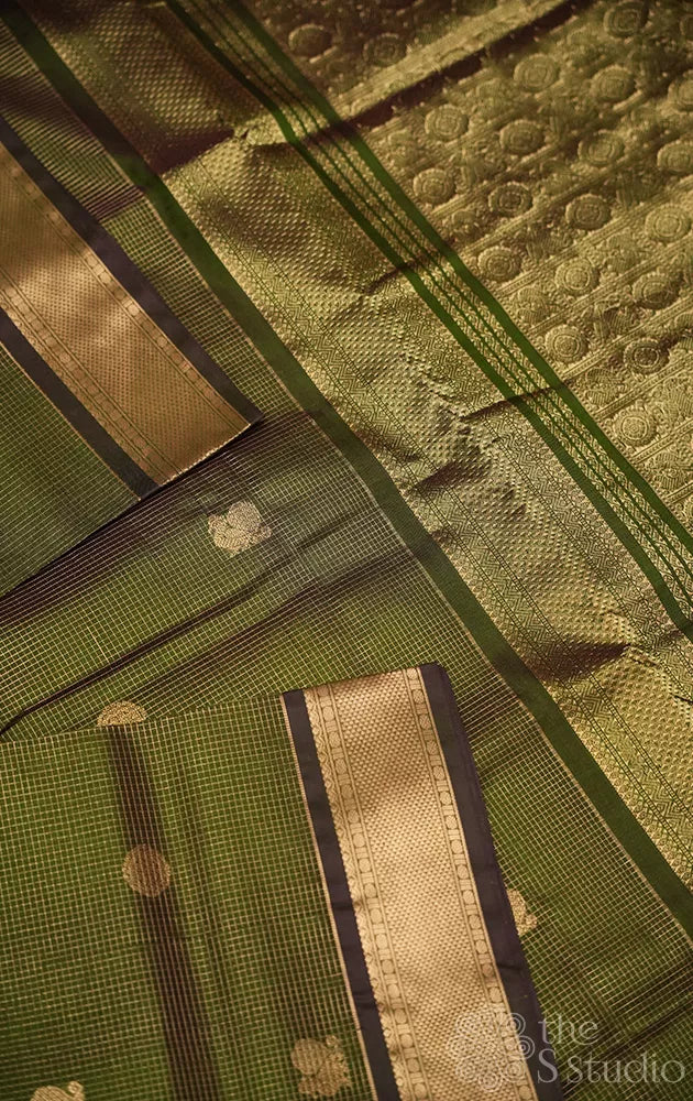 Olive green ten yards silk cotton saree with vairaoosi zari checks