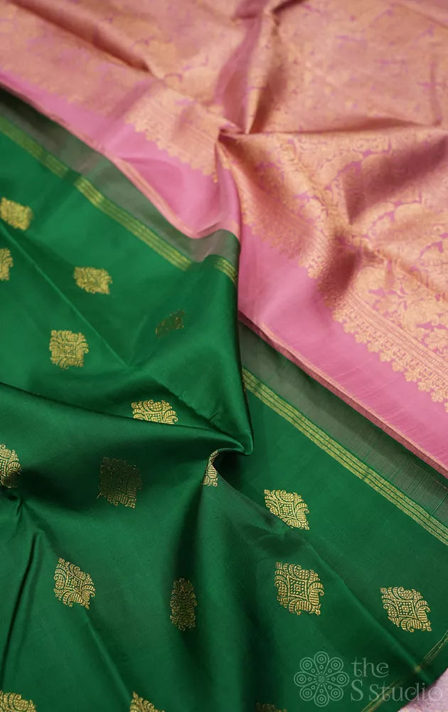 Green borderless kanjivaram silk saree with onion pink pallu