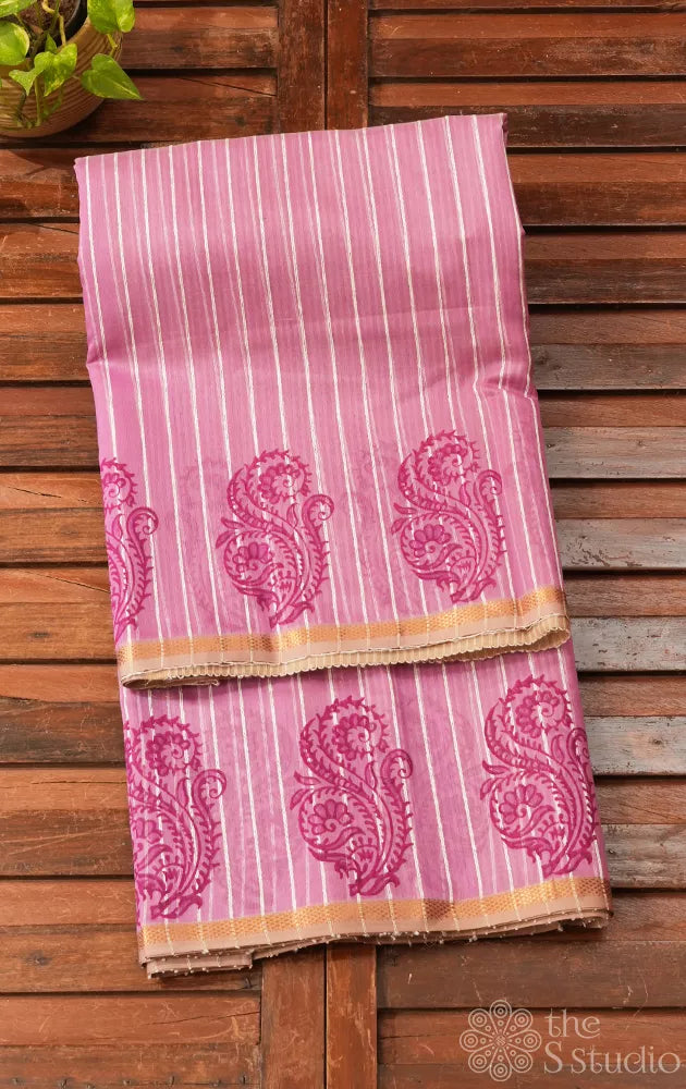 Dark pink maheshwari silk cotton saree with block printing on border