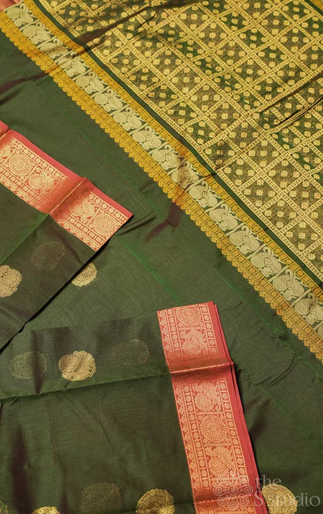Green handloom kanchi cotton saree with zari border