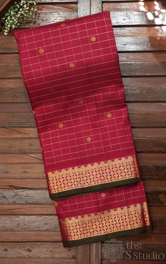 Maroon zari checked madisar kanchipuram silk saree with zari border
