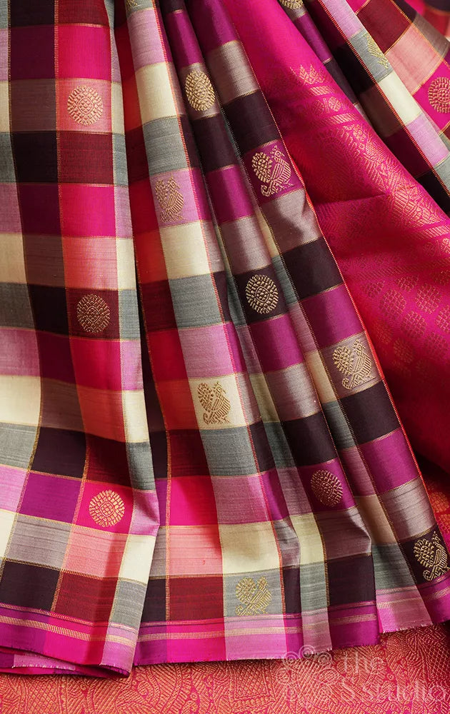 Cream, ranipink and brown zari checked kanchi silk saree with ranipink pallu