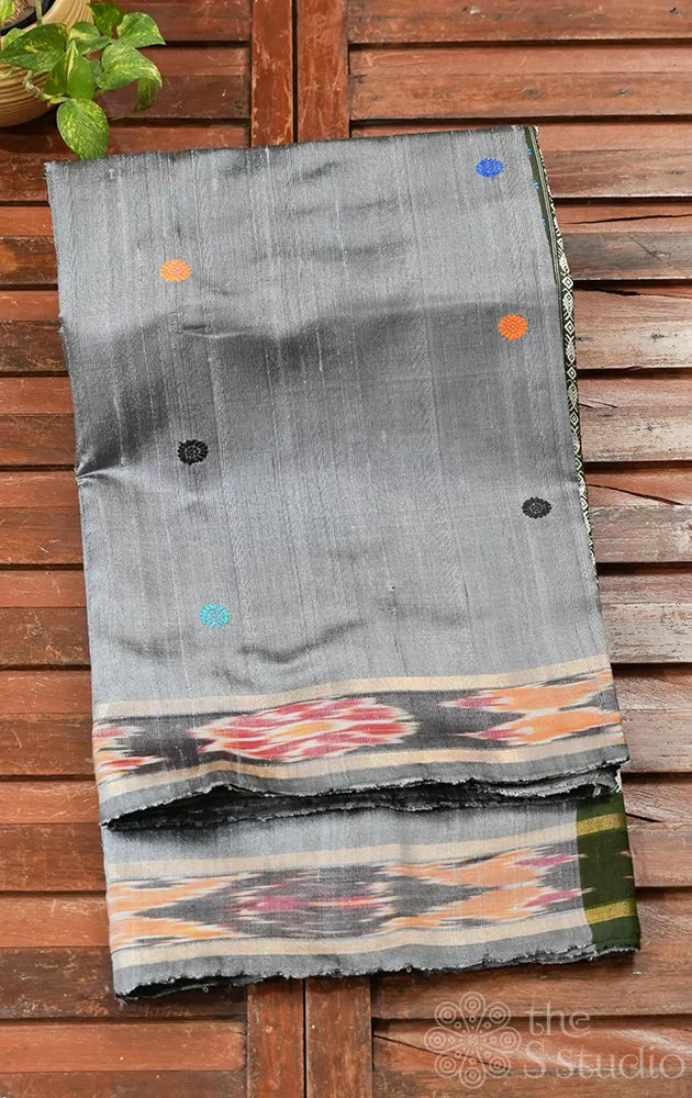 Grey raw silk saree with dolabedi design pallu