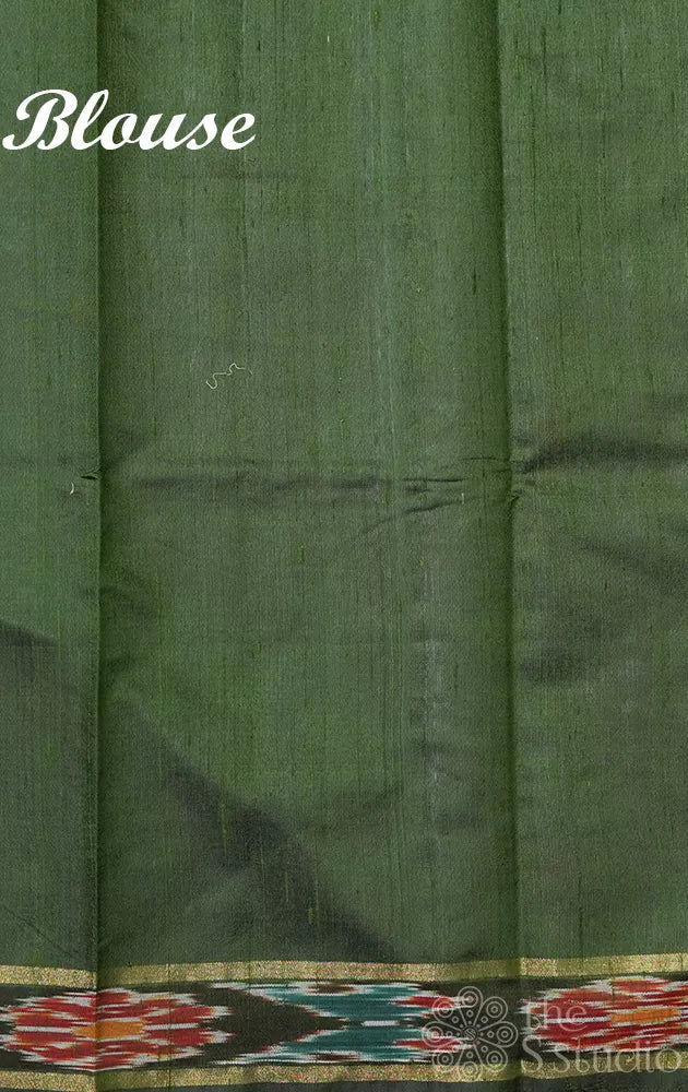Grey raw silk saree with dolabedi design pallu