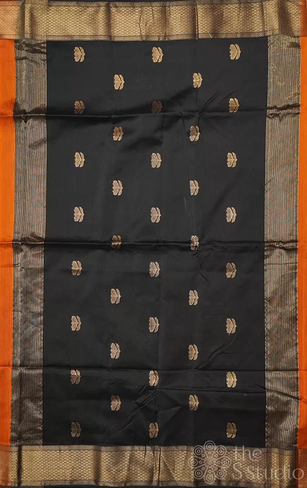 Rust maheshwari silk cotton saree with black pallu