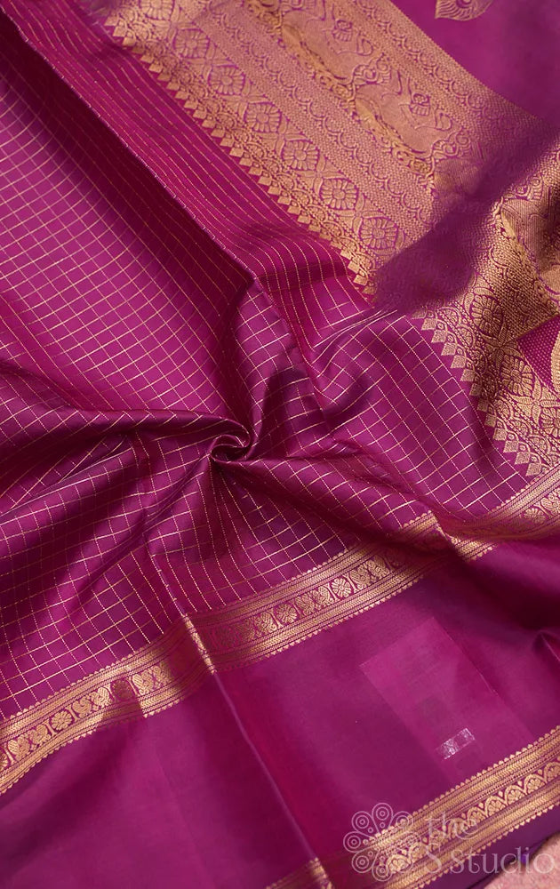 Magenta zari checked kanchipuram silk saree with rettaipet border