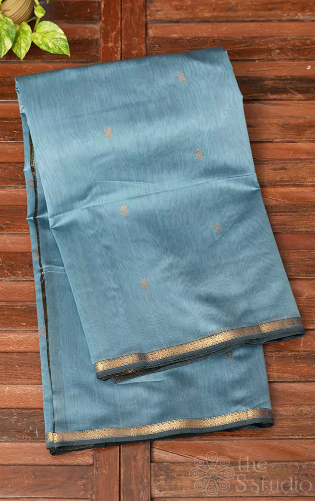 Light grey Maheshwari silk cotton saree with black pallu