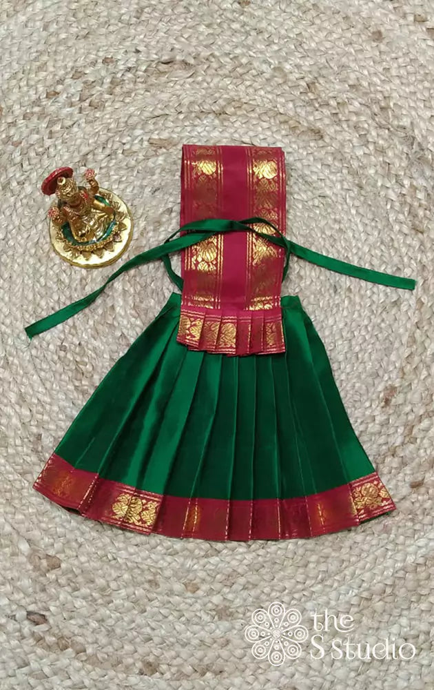 Green with maroon rettaipet border Goddess vasthram