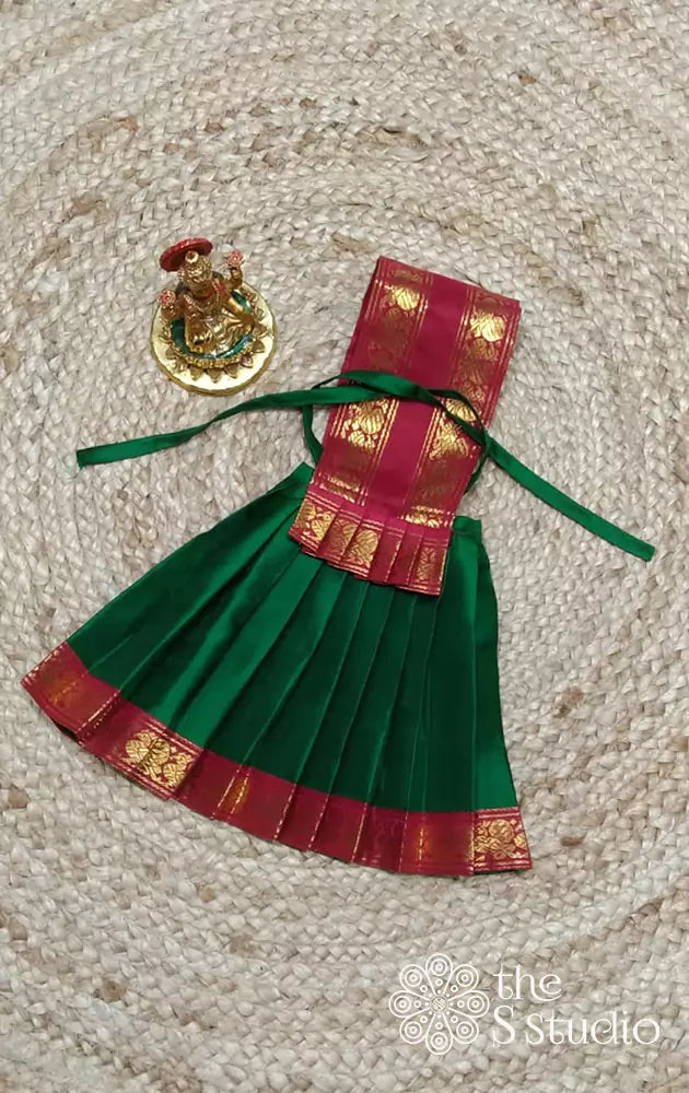 Green with maroon rettaipet border Goddess vasthram